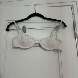 White bikini top with ruffle and lace details perfect condition